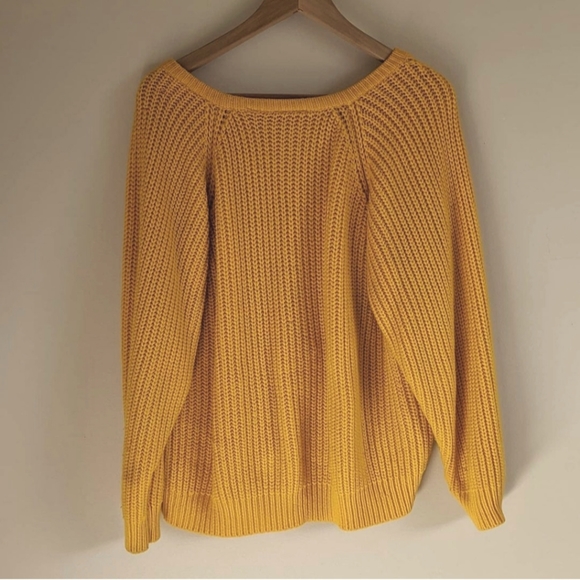 Mustard V-neck sweater - Picture 3 of 3
